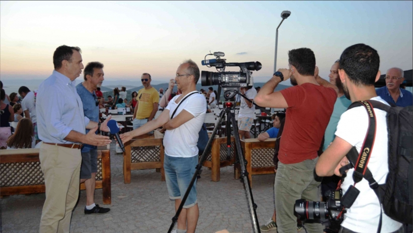 -BAŞKAN GEN&Ccedil;ER ŞEYTAN SOFRASINDA AYVALIK&rsquo;I ANLATTI