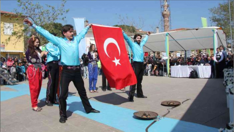 K&Ouml;RFEZ&rsquo;İN ARANAN EKİBİ BURHANİYE BELEDİYESİ GEN&Ccedil;LİK MERKEZİ