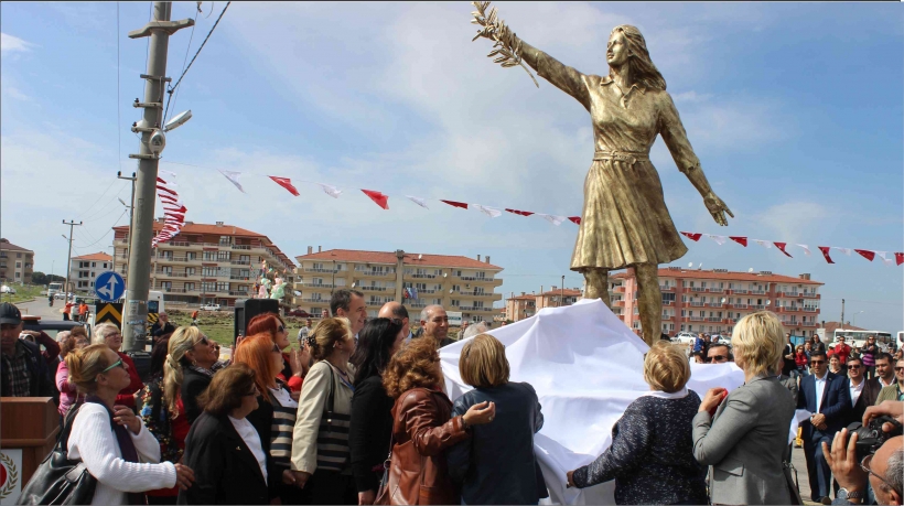 BARIŞ İ&Ccedil;İN HEYKEL A&Ccedil;ILDI, BARIŞ FİDANLARI DİKİLDİ