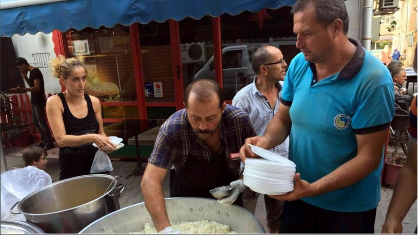 EDREMİT MERKEZ AVCILAR KUL&Uuml;B&Uuml;'NDEN HAYIR
