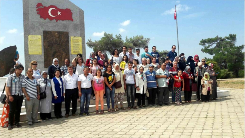 G&Ouml;N&Uuml;L G&Ouml;ZLERİYLE GEZİP G&Ouml;RD&Uuml;LER