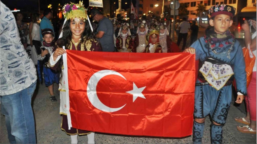 DENİZ KUM G&Uuml;NEŞ FESTİVALİ RENKLİ G&Ouml;R&Uuml;NT&Uuml;LERLE SON BULDU