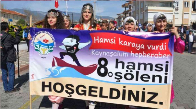 EDREMİT'TE KARADENİZLİLER HAMSİ ŞENLİĞİ..