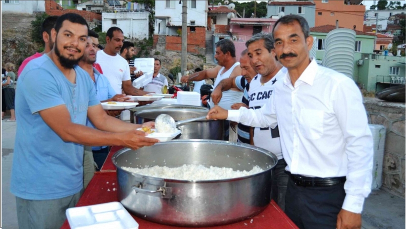 AYVALIKLI ROMANLAR İFTAR YEMEĞİNDE BULUŞTU