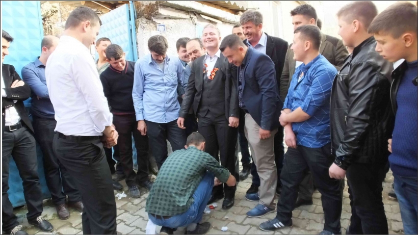 DAMADI DOĞDUĞUNA PİŞMAN ETTİLER