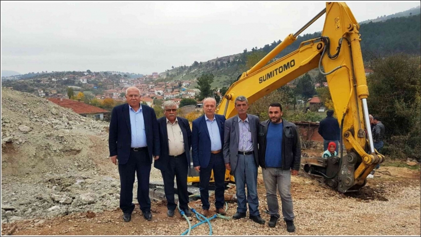 BALIKESİR B&Uuml;Y&Uuml;KŞEHİR BELEDİYESİ ŞEHİT AİLESİNİ EV SAHİBİ YAPIYOR