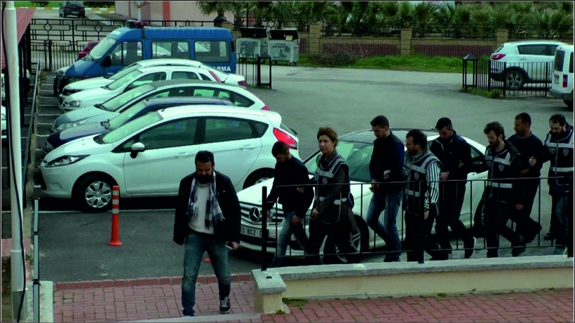 BALIKESİR POLİSİ BİN 65 KA&Ccedil;AK YAKALADI