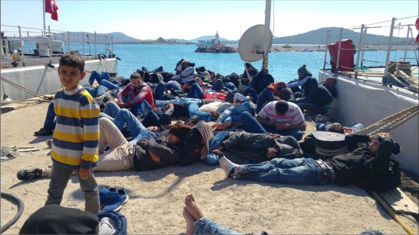 AYVALIK'TA 63 KA&Ccedil;AK G&Ouml;&Ccedil;MEN YAKALANDI