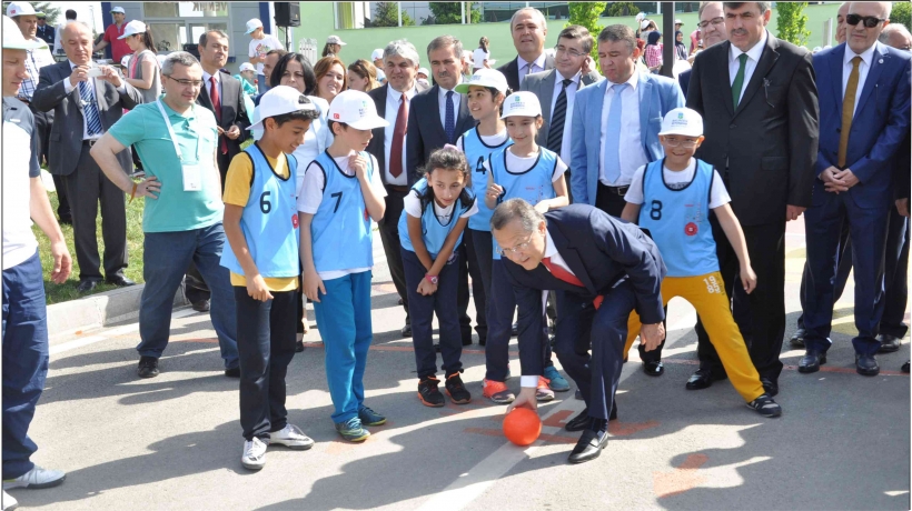 &Ccedil;OCUKLAR KONGREDE BULUŞTU