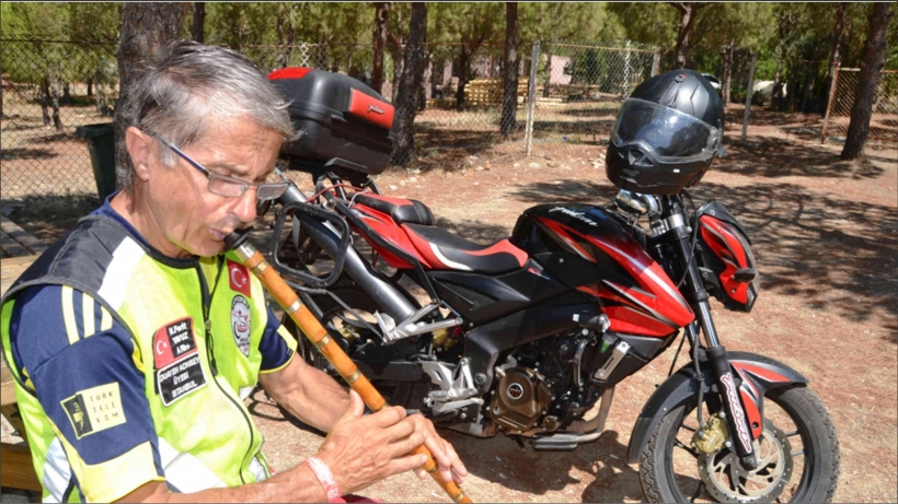 HEM SPORCU HEM MOTOSİKLET TUTKUNU HEM DE NEYZEN