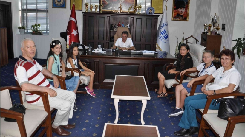 &Ouml;ĞRENCİLER SORDU BAŞKAN SAKA CEVAPLADI