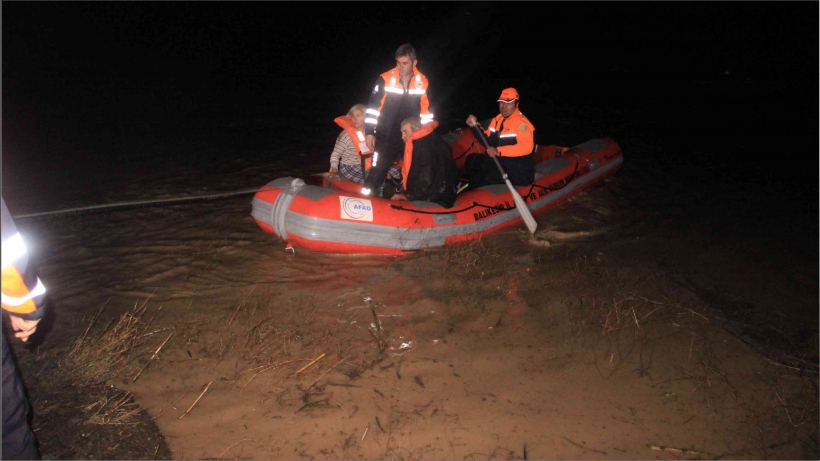 AYVALIK'TA SEL FELAKETİ