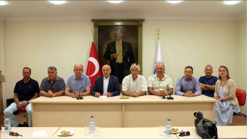 AYVALIK TİCARET ODASI: "DEMOKRASİ VARSA HEPİMİZ VARIZ"