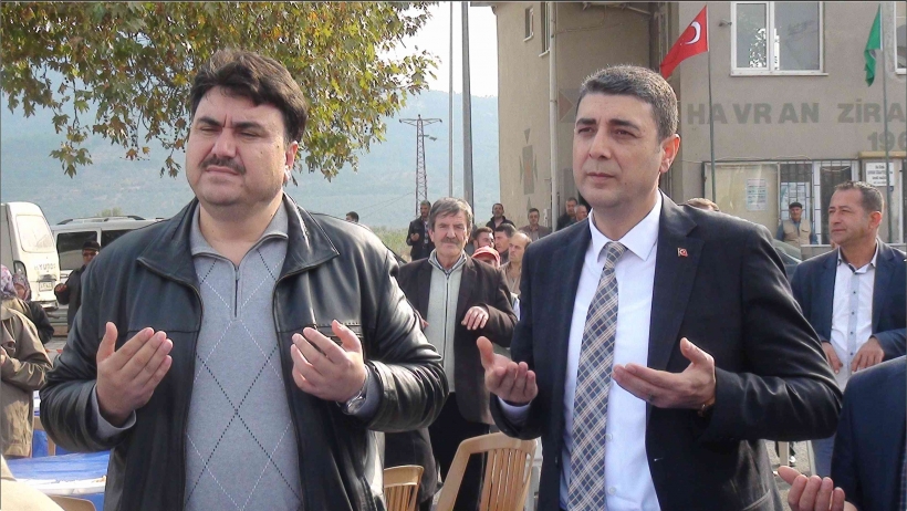 ELLER YAĞMUR İ&Ccedil;İN SEMAYA A&Ccedil;ILDI, DUALAR EDİLDİ