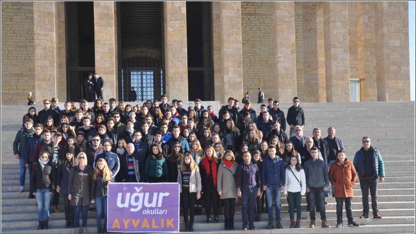 UĞUR  OKULLARINDAN  ATA&rsquo;YA  ZİYARET