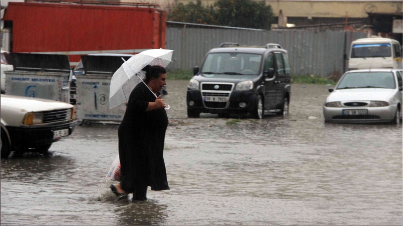 G&Uuml;ND&Uuml;Z GECEYE, CADDELER DEREYE D&Ouml;N&Uuml;ŞT&Uuml;