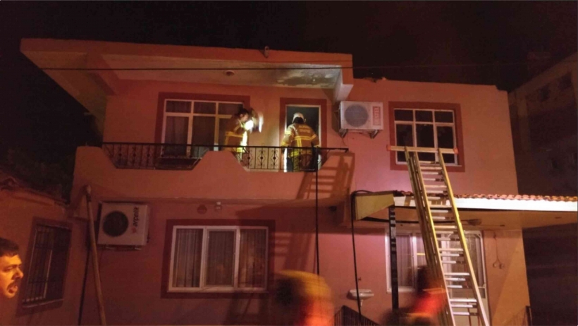 MAHALLELİ YANGINLA UYANDI