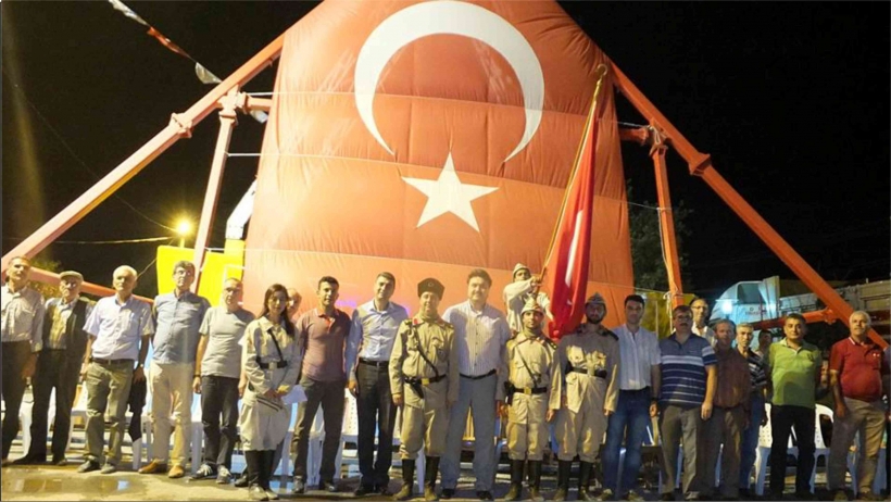 DEMOKRASİ N&Ouml;BETİNDE HAVRANLILARI DUYGULANDIRDI