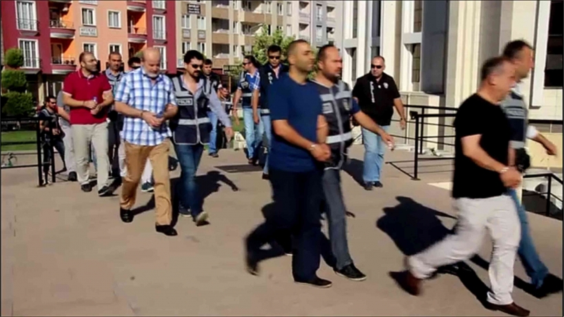 EDREMİT&rsquo;TE 10 İŞ ADAMI DAHA TUTUKLANDI