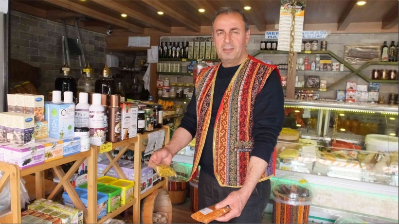 BURHANİYE&rsquo;DE EMEKLİ EĞİTİMCİ &Ouml;RNEK ESNAF OLDU