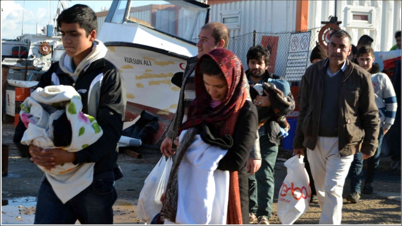 AYVALIK&rsquo;TA 26 G&Ouml;&Ccedil;MEN İLE 2 ORGANİZAT&Ouml;R YAKALANDI
