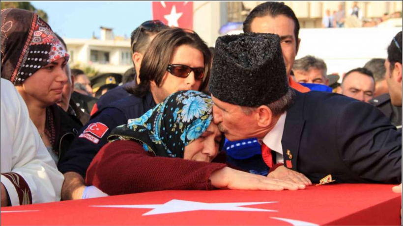 ŞEHİDİ ON BİNLER SON YOLCULUĞUNA UĞURLADI